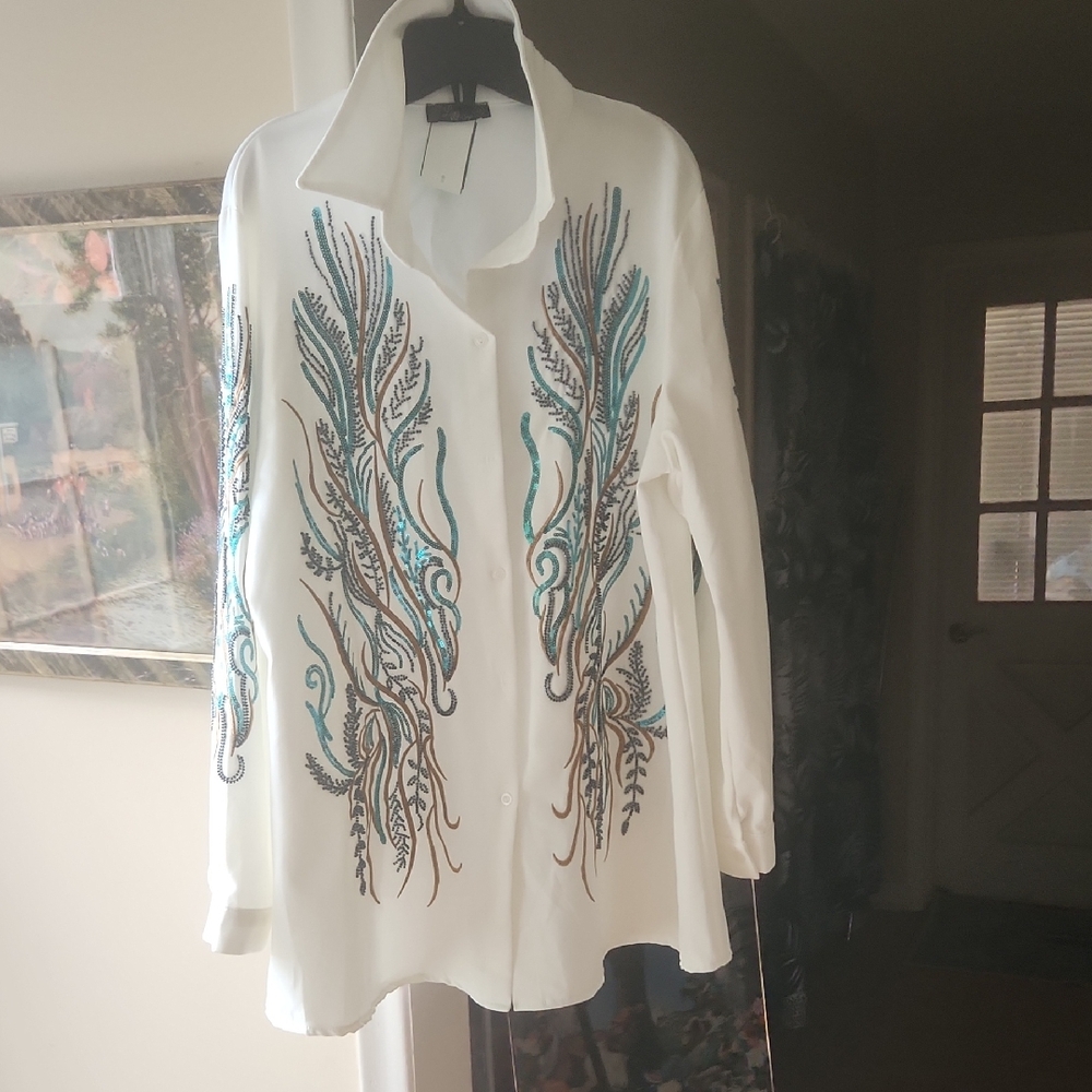 N34  Bling Sequin Gorgeous & Embroidered White Blouse on front & sleeves